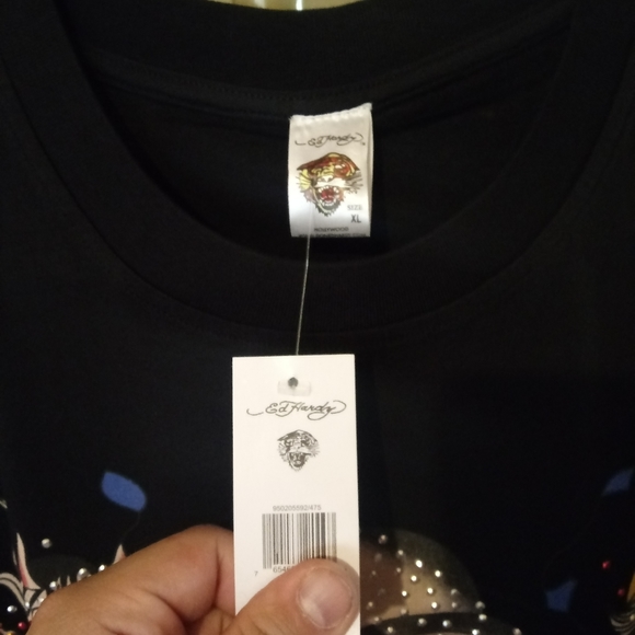 Ed Hardy T-Shirt - Picture 2 of 3